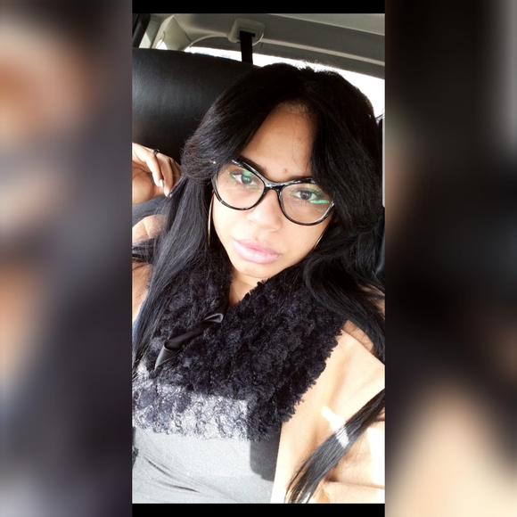 Meet your Posher, Jessica - Picture 1 of 1